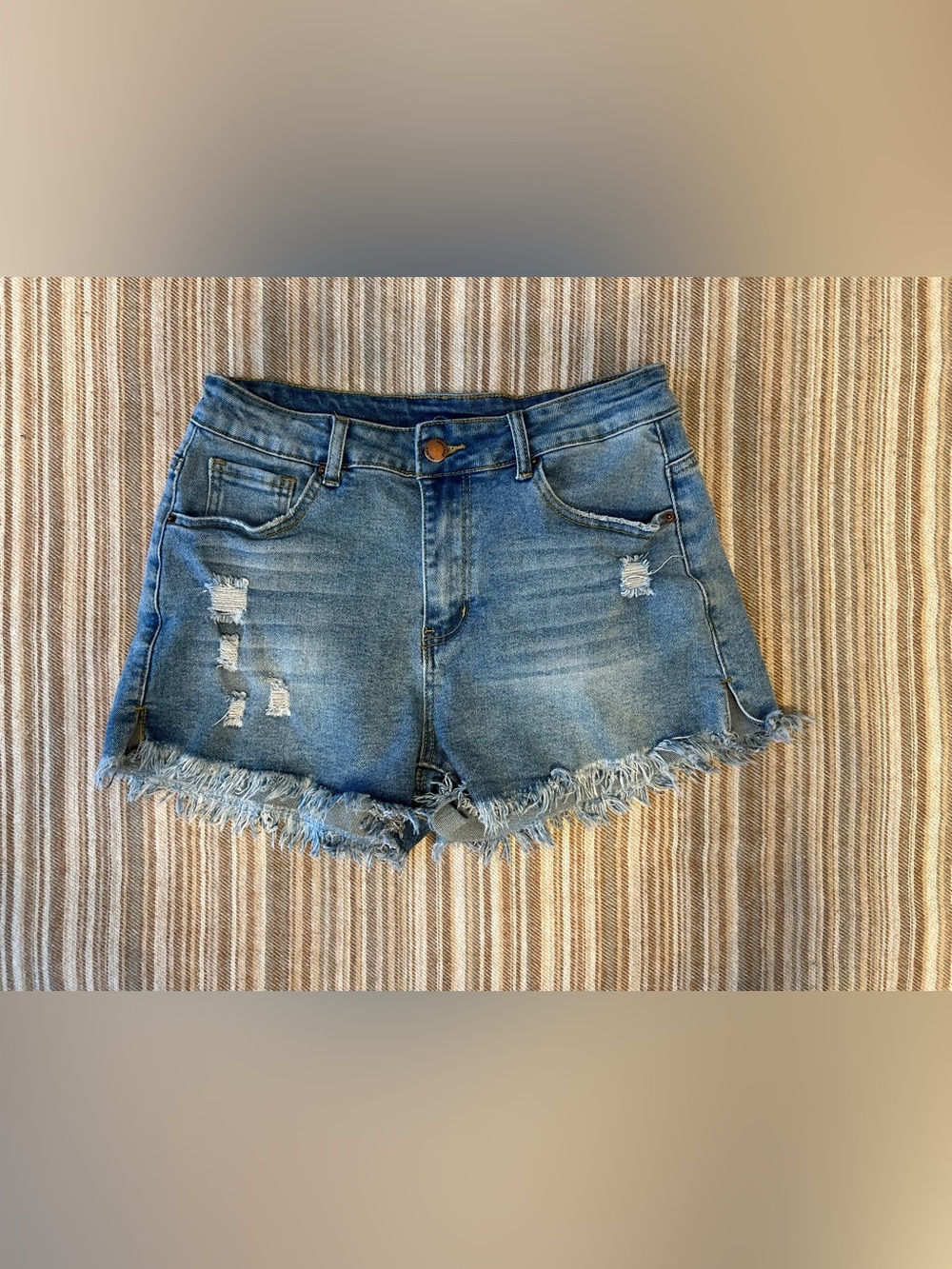 Classic Distressed Denim Women’s Shorts - Blue